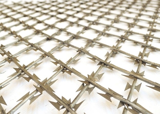 Warm gedompeld gegalvaniseerd prikkeldraad Bto-22 Concertina Razor Wire 450 mm spoeldiameter