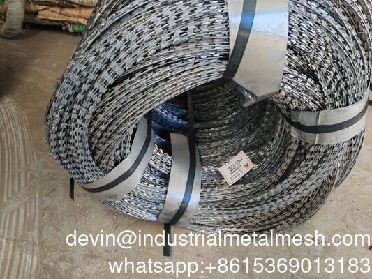 Beveiliging Bto-22 Blade Roestvrij beschermend gelast Razor Barbed Wire Mesh Roll