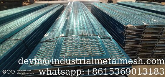 Eendelig diamant anti-slip heet verzinkt geperforeerd grip strut veiligheidsrooster met 35% open oppervlak voor truckbedden