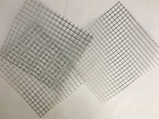 De gelaste Draad Mesh Panels 1.2x2.4m galvaniseerde 4x8ft Staalplaatmetaal 2“ Gaten