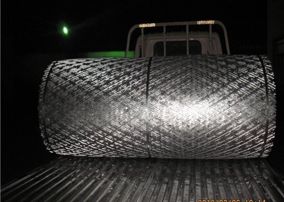 Warm gedompeld gegalvaniseerd prikkeldraad Bto-22 Concertina Razor Wire 450 mm spoeldiameter