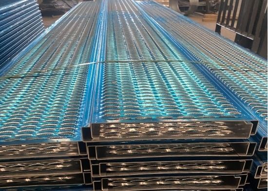 Warm gedompeld gegalvaniseerd 32 * 5 mm staal gangpad Grip Strut Griet