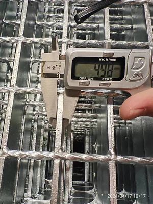 ASTM A36 Standard Steel Grating Panel WB325/2 gegalvaniseerd