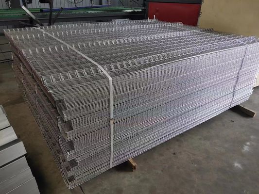 3D gebogen veiligheidsrail paneel Lasdraad Mesh Metalen hek paneel
