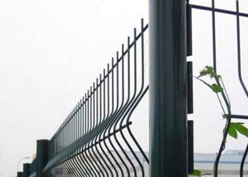 PVC-gecoate gegalvaniseerde gelaste 3D-buigbare gebogen gaas hek