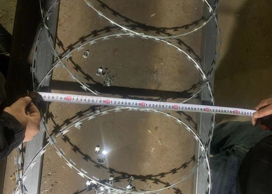 Hoge sterkte Razor prikkeldraad voor beschermingsmaas / boerderij hek