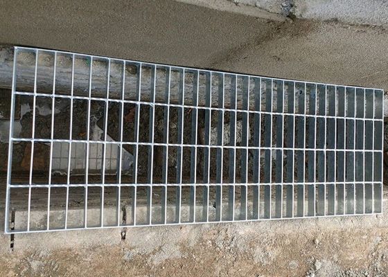 1005 x 600 lb warm gedompeld gegalvaniseerd vloerrooster en trappenkantrooster voor offshore