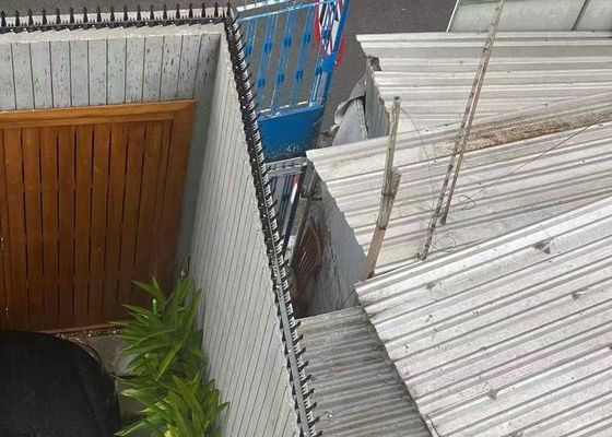 Anti-klimheining Beveiligingsmuurpieken Eenvoudig scheerapparaat met gegalvaniseerde / poedergecoate oppervlaktebehandeling