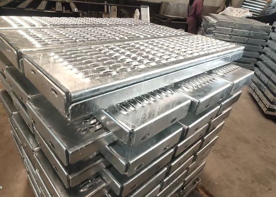 Het aluminium en de Milde Koolstof sloegen Gegalvaniseerde Gang die 0.3MM 8MM Dikte raspen