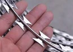 Bindend Lage Koolstof 2.5mm van Hdg Scheermesjeprikkeldraad