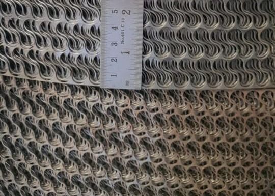 1.2mm Dikte Geperforeerd Metaal Mesh Punched Metal Strip For die Kooien maken