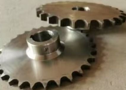 DIN Sprocket 24B 28B 32B ketenwiel met 10 mm tand en C45 materiaal