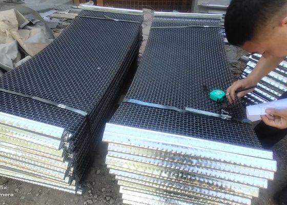 Steengroeve / Stone Crusher Crimped Sand Vibrating Screen 1.5 * 2M Slijtvastheid