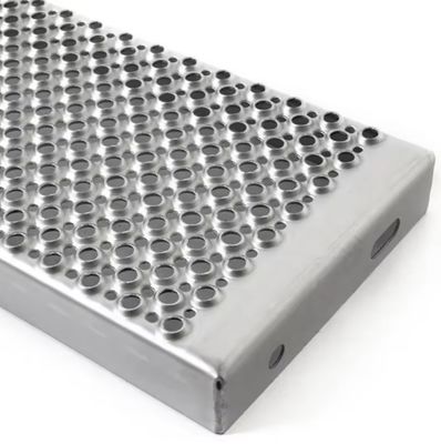 Het aluminium en de Milde Koolstof sloegen Gegalvaniseerde Gang die 0.3MM 8MM Dikte raspen