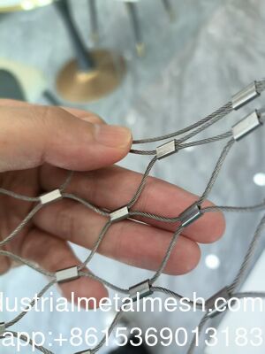 Topkwaliteit zwart oxide roestvrij staal draad touw gaas voor dierentuin hek