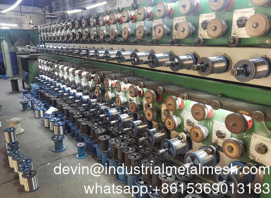 Ss 201 302 304h 316 Getrokken Roestvrijstalen Veerdraad Koolstofstalen Veerdraad -0,6 mm 0,8 mm 1 mm 2 mm