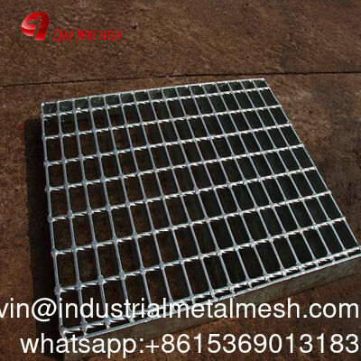 Gegalvaniseerde 15/20/30/34.3/40/60mm Lagerstaaf Pitch Drain Perforated Steel Grating