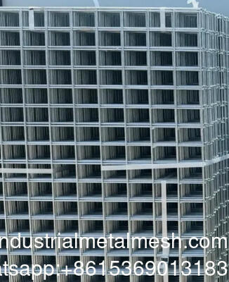 De gelaste Draad Mesh Panels 1.2x2.4m galvaniseerde 4x8ft Staalplaatmetaal 2“ Gaten