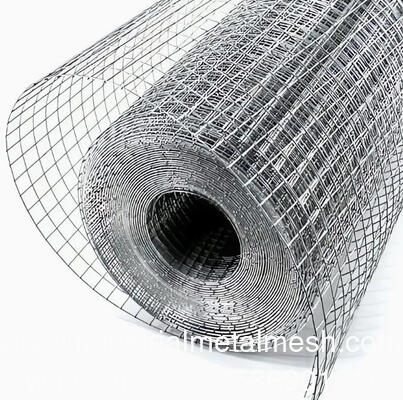 Gegalvaniseerde PVC-gecoate zwartgekleurde goedkope gelaste gaasrol 1m X 30m voor hek stalen gaasrol