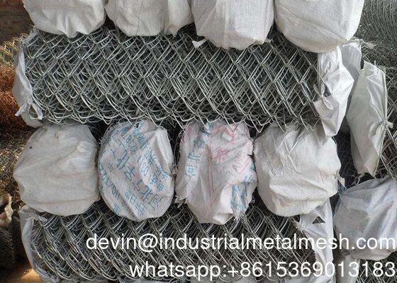 Groothandel High Security Galvanized Chain Link Fence Kosten met prikkeldraad bovenop.