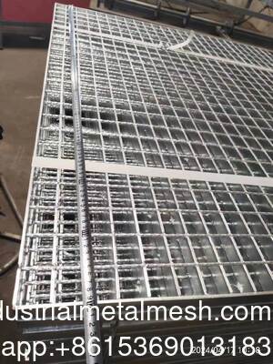 Leverancier Welding Serrated Steel Grating China HDG Serrated Steel Grating