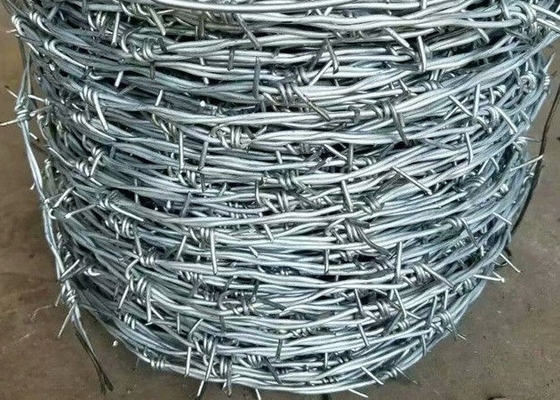 Militaire kunststof gegalvaniseerde ijzeren prikkeldraad 2,0 mm 10 gauge