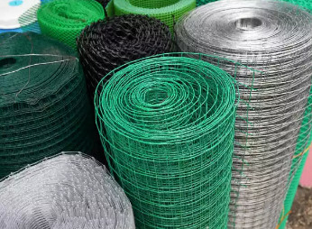 Hete Gegalvaniseerde Ijzerbroodje Gelaste Draad Mesh For Farm Customized Size