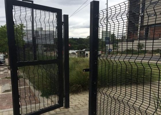 De hoge Veiligheid Nylofor 6ft 3D Modelleringspvc bedekte 358 met een laag Anti beklimt Omheining