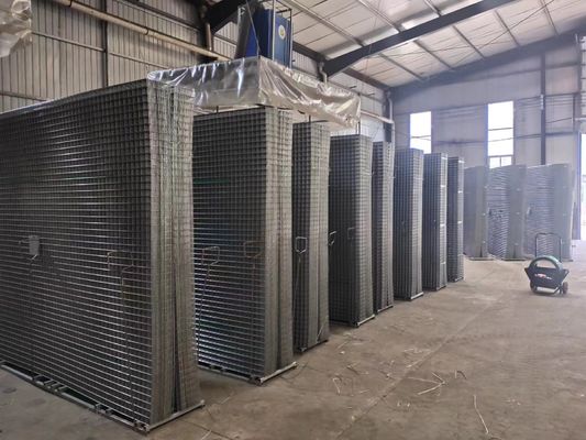 Gegalvaniseerde AntiCorrosion Gelaste Ijzerdraad Mesh Sheet 4 Voet X 8 Voet voor Bescherming