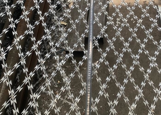 Bto-22 het gelaste Netwerk van de Scheermesdraad wordt gebruikt in Luchthavens en Militaire Basissen